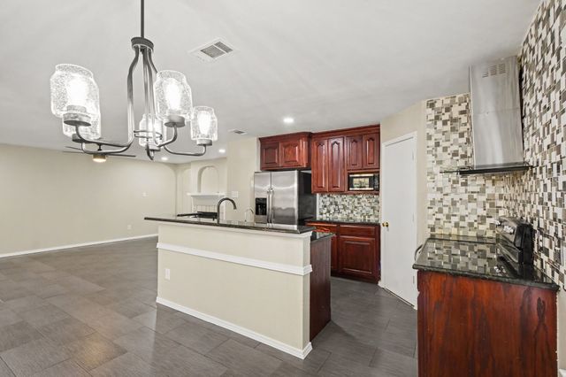 2016 Cardinal Lane, Lewisville, TX 75077