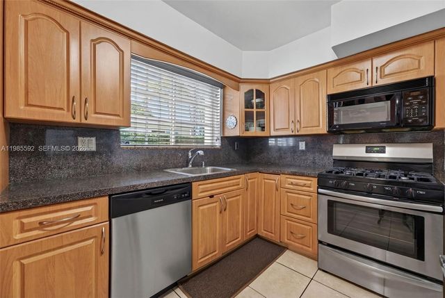 9440 SW 54th St, Miami, FL 33165