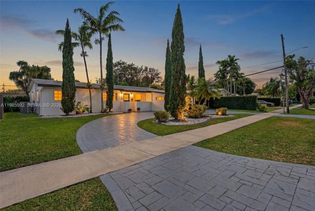 9440 SW 54th St, Miami, FL 33165