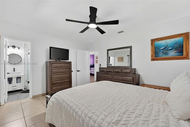 9440 SW 54th St, Miami, FL 33165