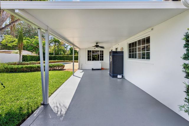 9440 SW 54th St, Miami, FL 33165