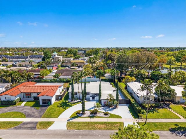 9440 SW 54th St, Miami, FL 33165