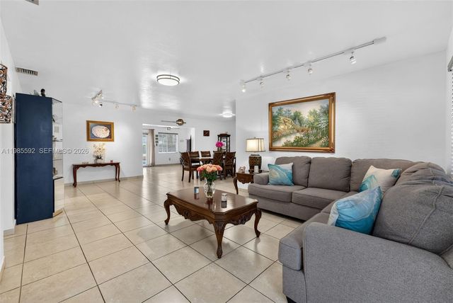 9440 SW 54th St, Miami, FL 33165