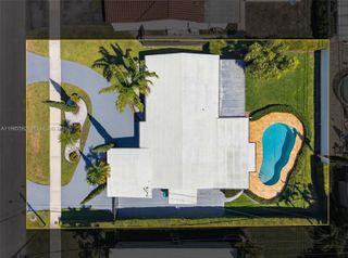 9440 SW 54th St, Miami, FL 33165