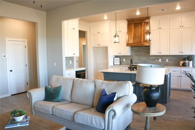 8545 Kayce Street, El Reno, OK 73036