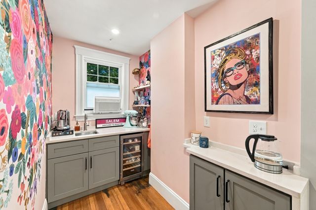 8 Gardner St 2, Salem, MA 01970