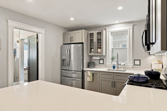 8 Gardner St 2, Salem, MA 01970