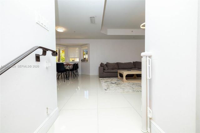 18451 NE 27th Place, Aventura, FL 33160
