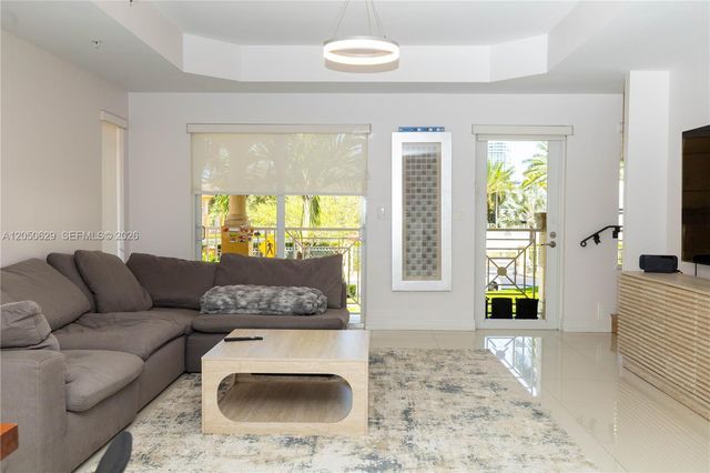 18451 NE 27th Place, Aventura, FL 33160