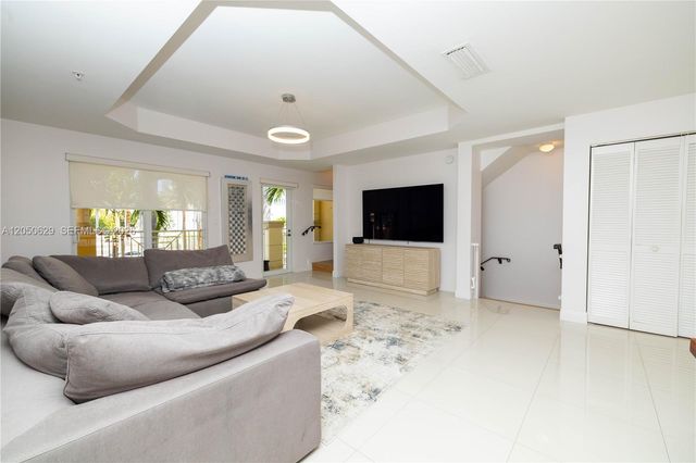 18451 NE 27th Place, Aventura, FL 33160