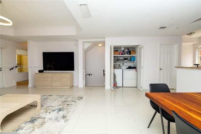 18451 NE 27th Place, Aventura, FL 33160