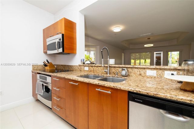18451 NE 27th Place, Aventura, FL 33160