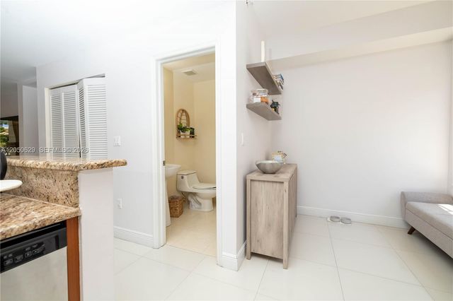 18451 NE 27th Place, Aventura, FL 33160