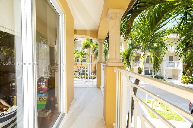 18451 NE 27th Place, Aventura, FL 33160