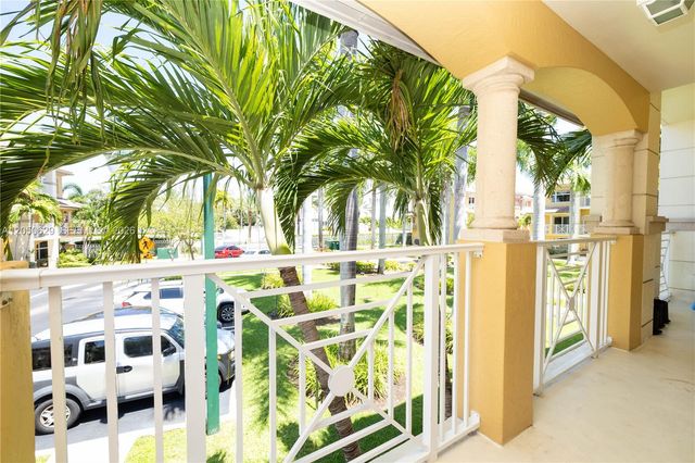 18451 NE 27th Place, Aventura, FL 33160