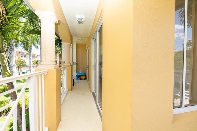 18451 NE 27th Place, Aventura, FL 33160