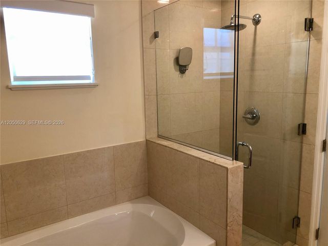 18451 NE 27th Place, Aventura, FL 33160