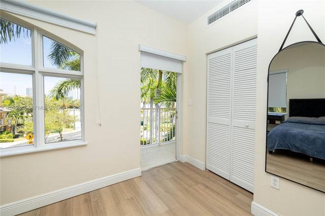 18451 NE 27th Place, Aventura, FL 33160