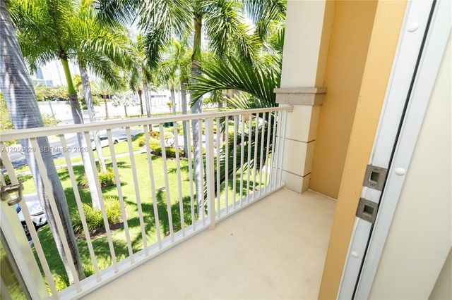 18451 NE 27th Place, Aventura, FL 33160