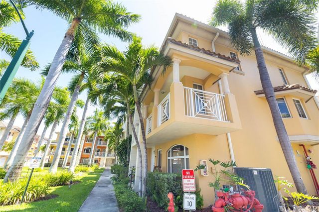 18451 NE 27th Place, Aventura, FL 33160