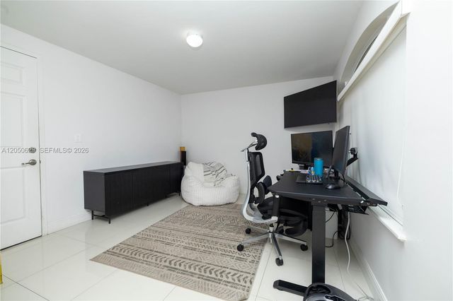 18451 NE 27th Place, Aventura, FL 33160