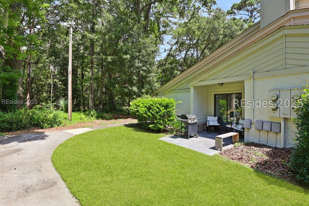 96 Mathews Dr Apt 34, Hilton Head Island, SC 29926