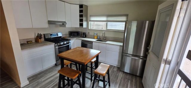 341 10th, Seal Beach, CA 90740