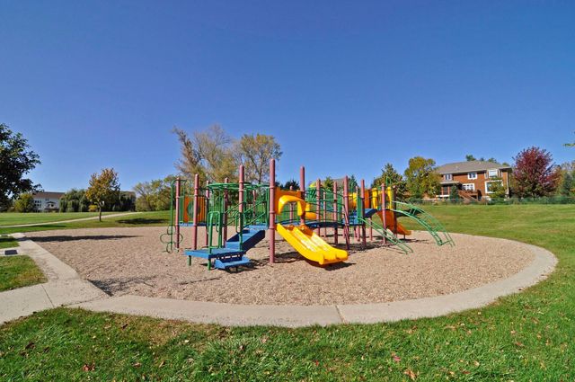 3930 Stratford Lane, Chanhassen, MN 55331