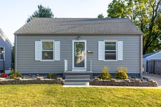 5722 Lincoln Avenue, Des Moines, IA 50310