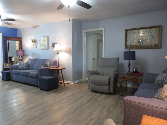 2207 NW Polk Street, Topeka, KS 66608