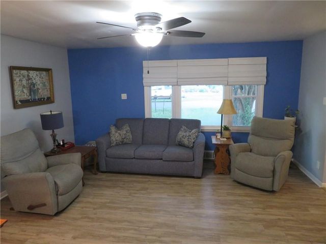2207 NW Polk Street, Topeka, KS 66608