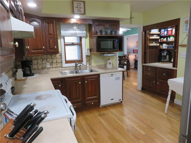 2207 NW Polk Street, Topeka, KS 66608