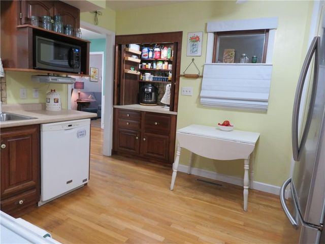 2207 NW Polk Street, Topeka, KS 66608