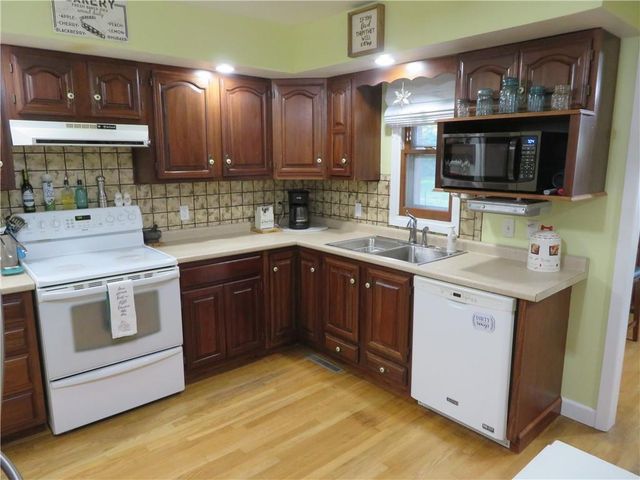 2207 NW Polk Street, Topeka, KS 66608