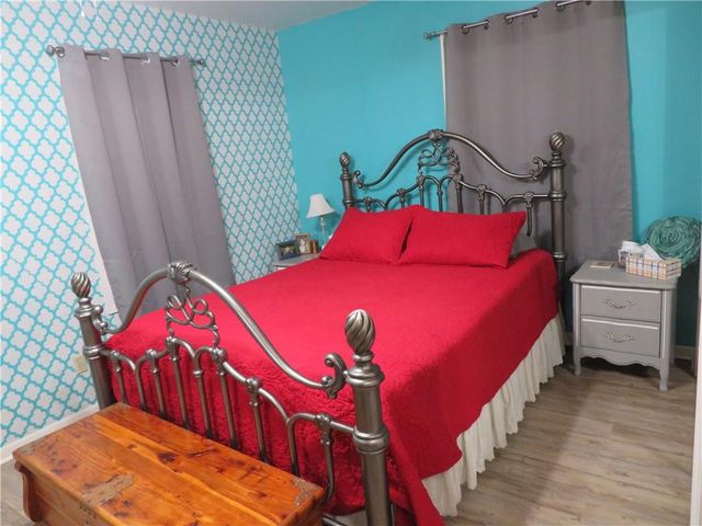 2207 NW Polk Street, Topeka, KS 66608