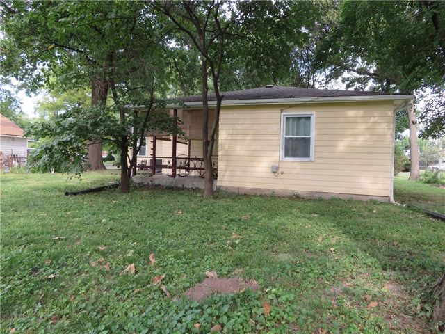 2207 NW Polk Street, Topeka, KS 66608