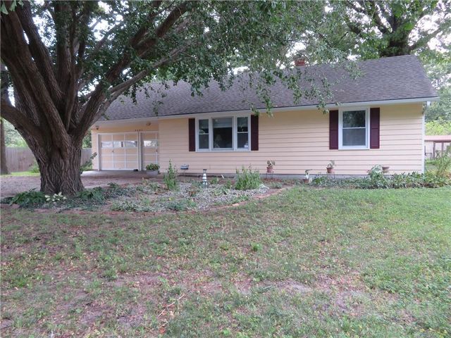 2207 NW Polk Street, Topeka, KS 66608