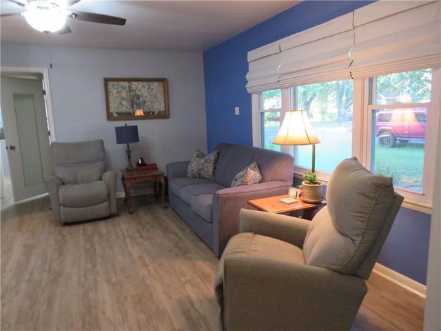 2207 NW Polk Street, Topeka, KS 66608