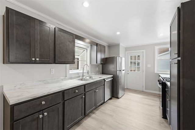 815 Maplewood Ave, Ambridge, PA 15003