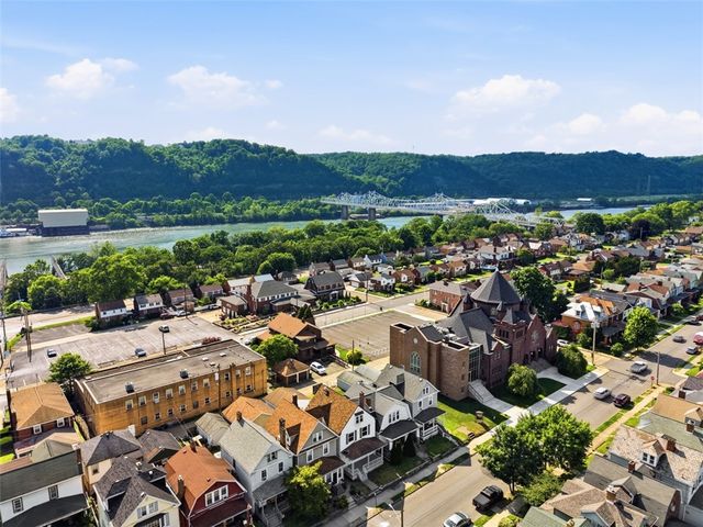 815 Maplewood Ave, Ambridge, PA 15003