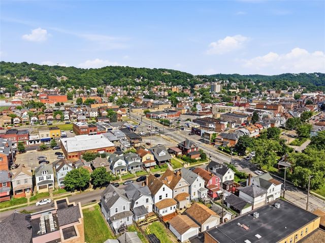 815 Maplewood Ave, Ambridge, PA 15003