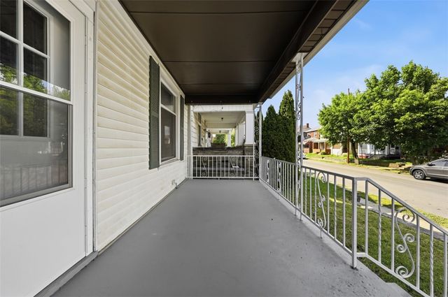 815 Maplewood Ave, Ambridge, PA 15003