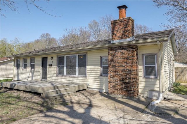 1 Walnut Street, Lee's Summit, MO 64063