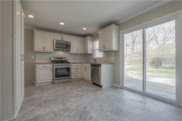 1 Walnut Street, Lee's Summit, MO 64063