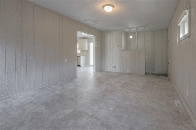 1 Walnut Street, Lee's Summit, MO 64063