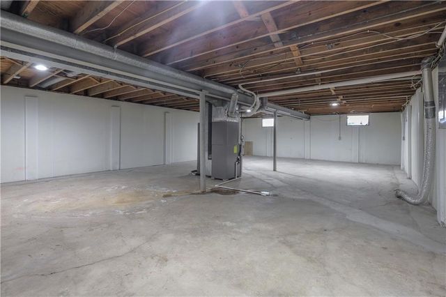 1 Walnut Street, Lee's Summit, MO 64063