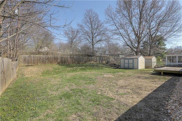 1 Walnut Street, Lee's Summit, MO 64063