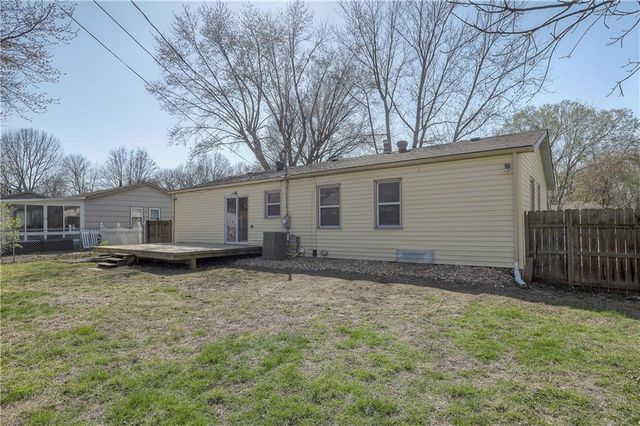 1 Walnut Street, Lee's Summit, MO 64063