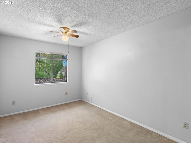 3329 Ne 162ND Ave, Portland, OR 97230