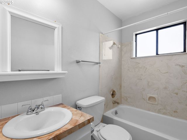3329 Ne 162ND Ave, Portland, OR 97230